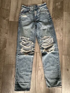 American Eagle Outfitters Light Blue Ripped Relaxed Jeans